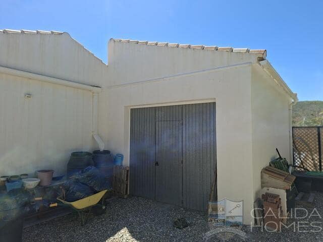 Chalet de 4 habitaciones en Arboleas en venta con piscina garaje - 349.950 € (Ref: 9753555)