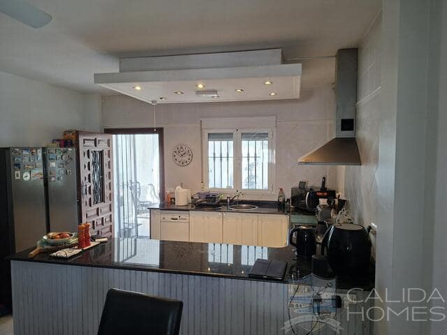 Chalet de 4 habitaciones en Arboleas en venta con piscina garaje - 349.950 € (Ref: 9753555)