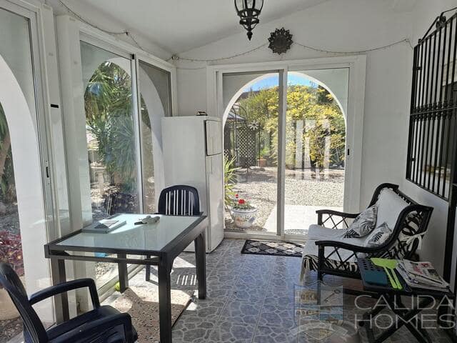 Chalet de 4 habitaciones en Arboleas en venta con piscina garaje - 349.950 € (Ref: 9753555)