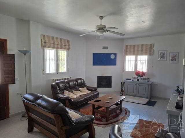 Chalet de 4 habitaciones en Arboleas en venta con piscina garaje - 349.950 € (Ref: 9753555)