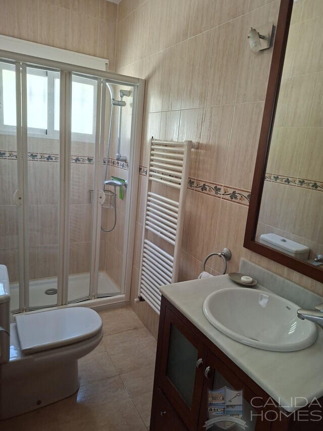 Chalet de 4 habitaciones en Arboleas en venta con piscina garaje - 349.950 € (Ref: 9753555)