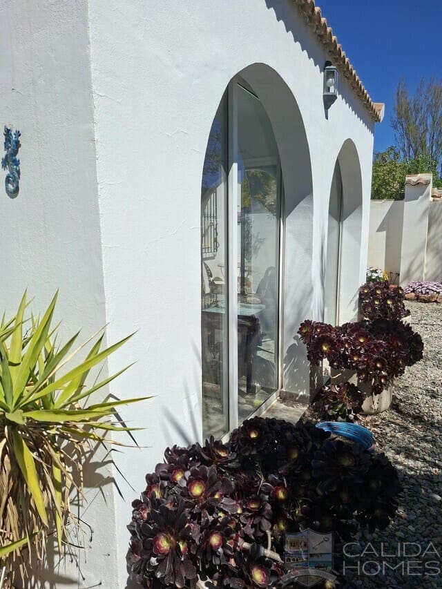 Chalet de 4 habitaciones en Arboleas en venta con piscina garaje - 349.950 € (Ref: 9753555)