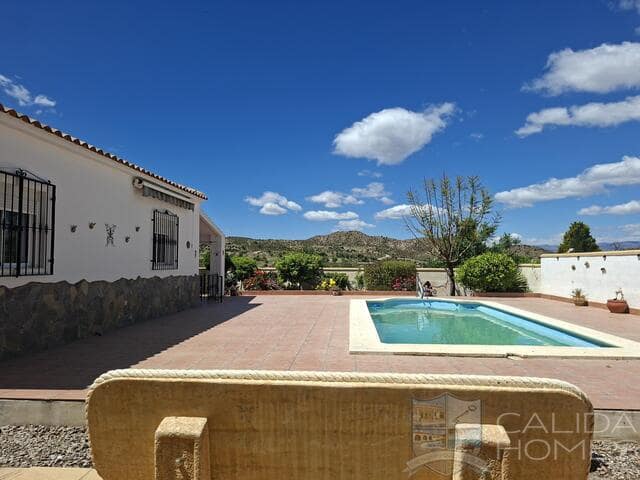 Chalet de 2 habitaciones en Arboleas en venta con piscina garaje - 258.950 € (Ref: 9778978)