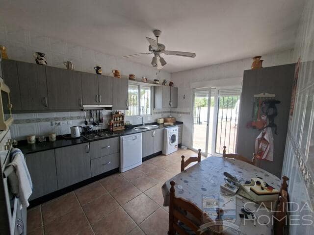 Chalet de 2 habitaciones en Arboleas en venta con piscina garaje - 258.950 € (Ref: 9778978)