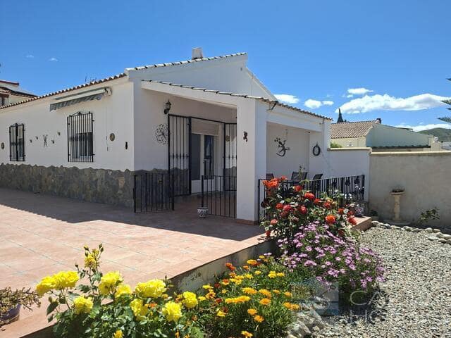 Chalet de 2 habitaciones en Arboleas en venta con piscina garaje - 258.950 € (Ref: 9778978)