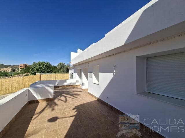 4 bedroom Townhouse for sale in La Alfoquia with garage - € 189,000 (Ref: 9787531)