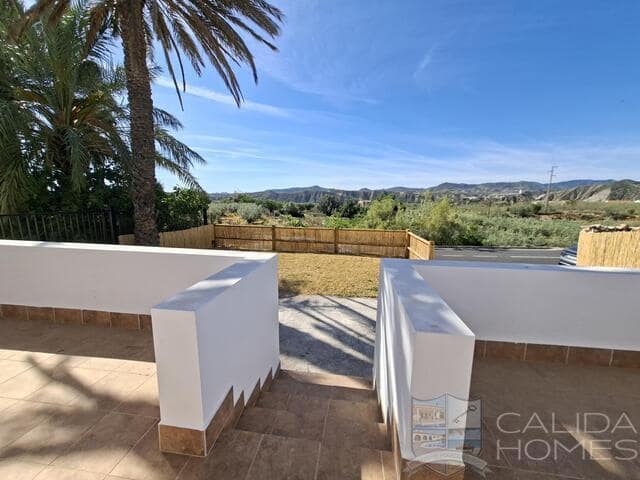 4 bedroom Townhouse for sale in La Alfoquia with garage - € 189,000 (Ref: 9787531)