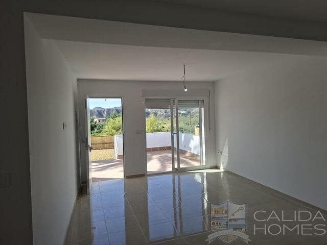 4 bedroom Townhouse for sale in La Alfoquia with garage - € 189,000 (Ref: 9787531)