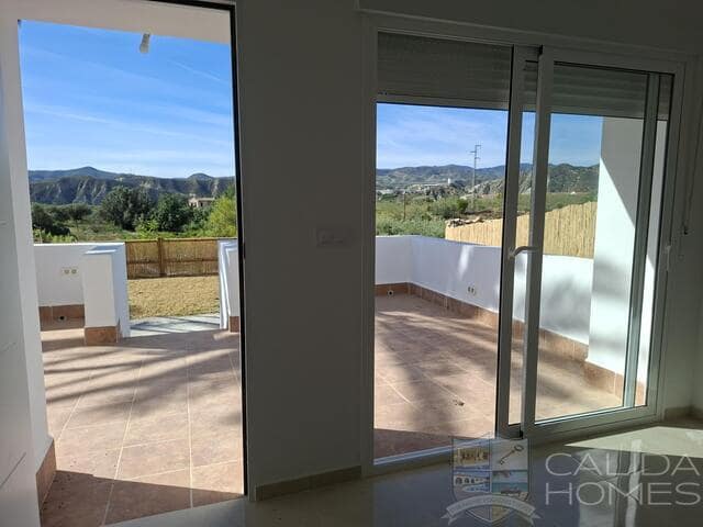 4 bedroom Townhouse for sale in La Alfoquia with garage - € 189,000 (Ref: 9787531)