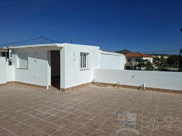 4 bedroom Townhouse for sale in La Alfoquia with garage - € 189,000 (Ref: 9787531)