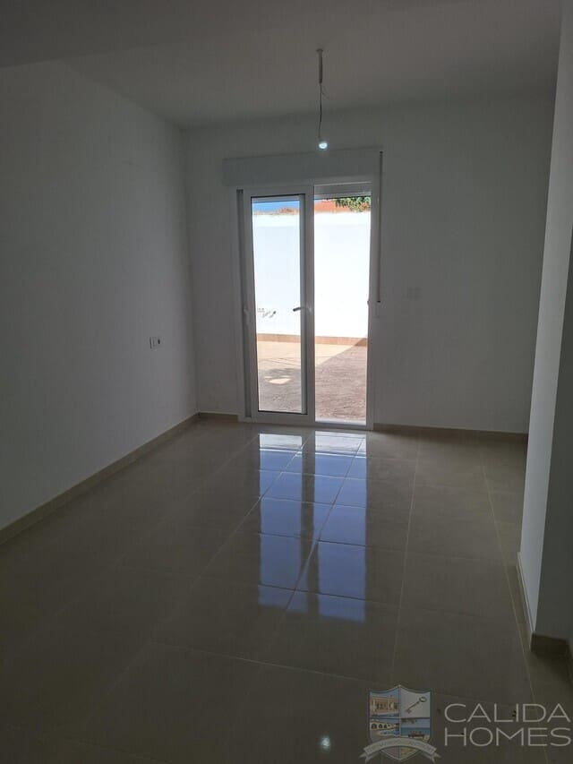 4 bedroom Townhouse for sale in La Alfoquia with garage - € 189,000 (Ref: 9787531)