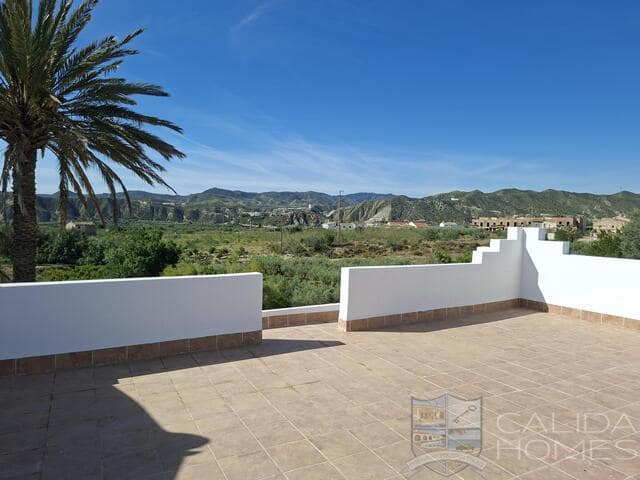 4 bedroom Townhouse for sale in La Alfoquia with garage - € 189,000 (Ref: 9787531)