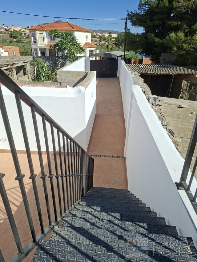 4 bedroom Townhouse for sale in La Alfoquia with garage - € 189,000 (Ref: 9787531)