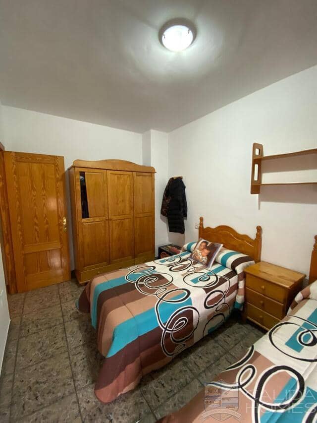 3 sovrum Hus till salu i Oria - 85 000 € (Ref: 9800028)