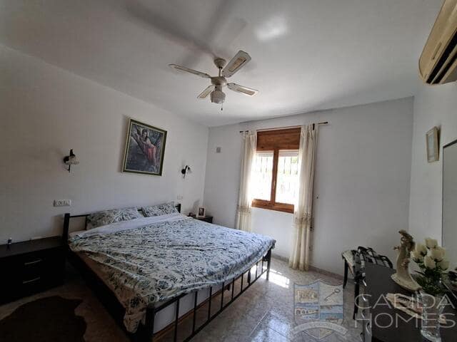 Chalet de 3 habitaciones en Arboleas en venta con piscina garaje - 269.950 € (Ref: 9812553)