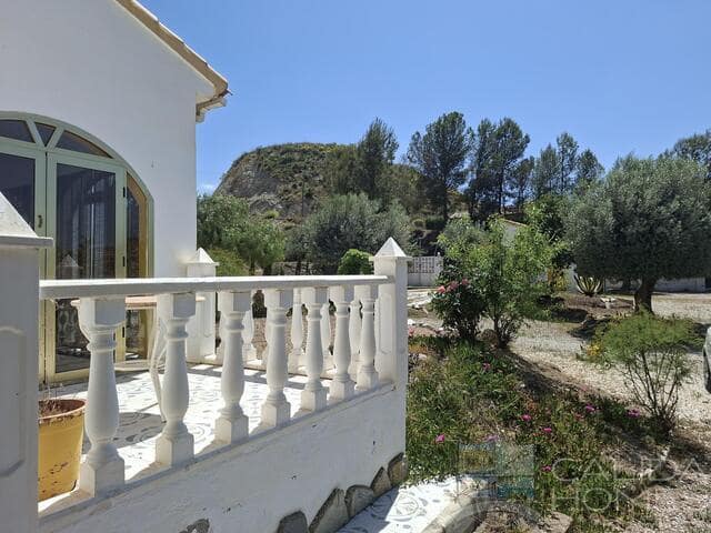 Chalet de 3 habitaciones en Arboleas en venta con piscina garaje - 269.950 € (Ref: 9812553)