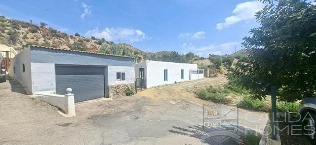 5 bedroom Semi-detached Villa for sale in Arboleas with garage - € 274,995 (Ref: 9814998)