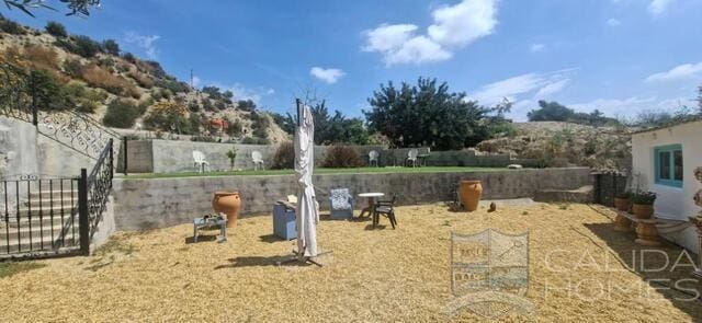 5 bedroom Semi-detached Villa for sale in Arboleas with garage - € 274,995 (Ref: 9814998)