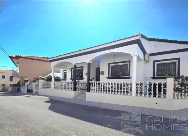 4 bedroom Villa for sale in Antas with pool garage - € 549,950 (Ref: 9863612)