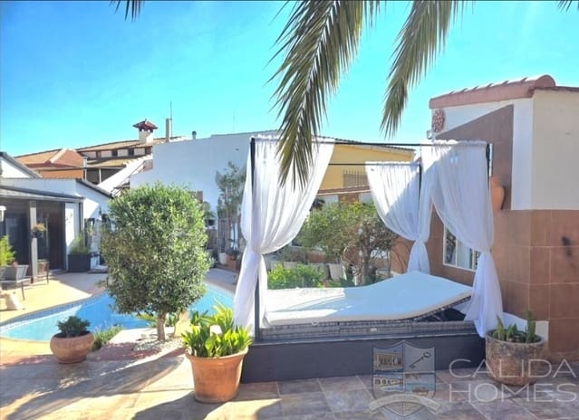 4 bedroom Villa for sale in Antas with pool garage - € 549,950 (Ref: 9863612)