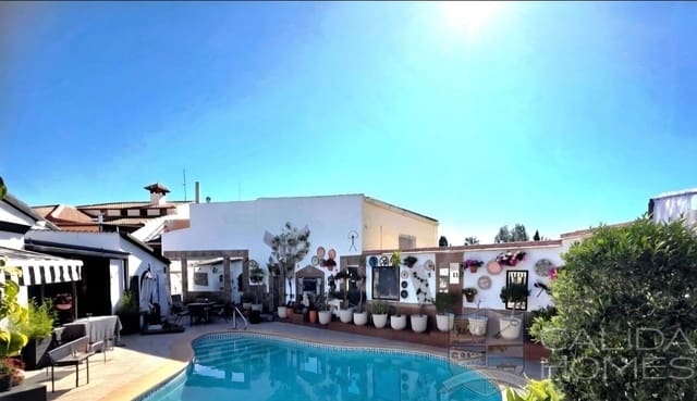 4 bedroom Villa for sale in Antas with pool garage - € 549,950 (Ref: 9863612)
