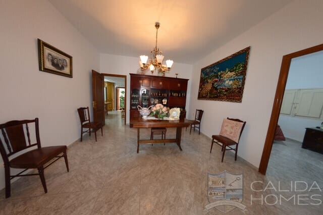 4 soverom Finca/Herregård til salgs i La Alfoquia med garasje - € 155 000 (Ref: 9872215)