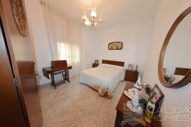 4 soverom Finca/Herregård til salgs i La Alfoquia med garasje - € 155 000 (Ref: 9872215)