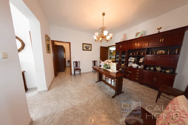 4 soverom Finca/Herregård til salgs i La Alfoquia, Zurgena med garasje - € 155 000 (Ref: 9872215)