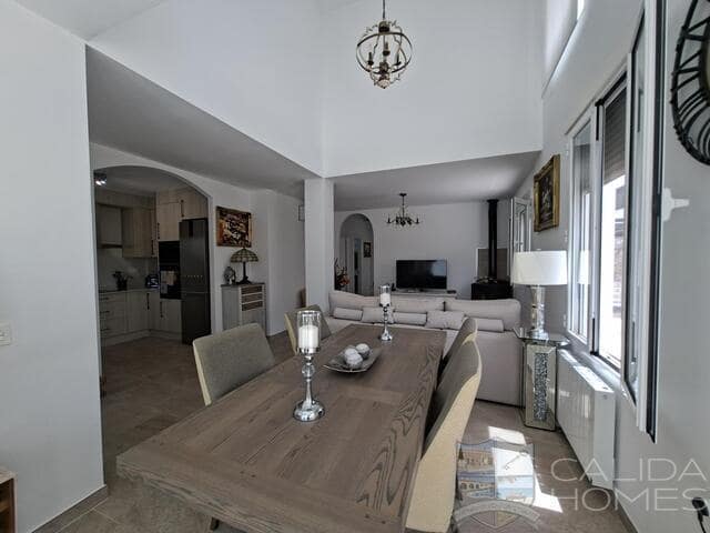 3 Zimmer Villa zu verkaufen in Arboleas mit Pool Garage - 298.950 € (Ref: 9918591)