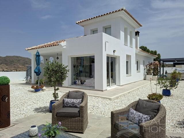 3 Zimmer Villa zu verkaufen in Arboleas mit Pool Garage - 298.950 € (Ref: 9918591)