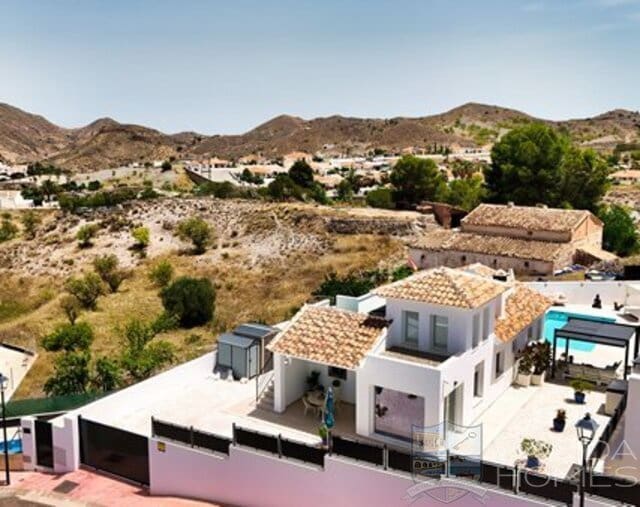 3 Zimmer Villa zu verkaufen in Arboleas mit Pool Garage - 298.950 € (Ref: 9918591)
