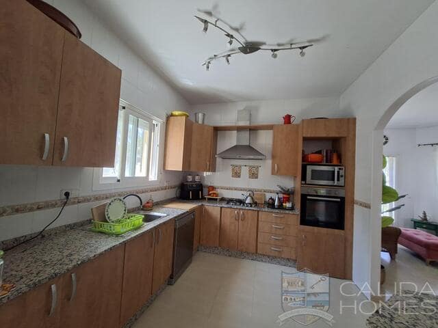 4 bedroom Villa for sale in Arboleas with pool - € 314,950 (Ref: 9950592)