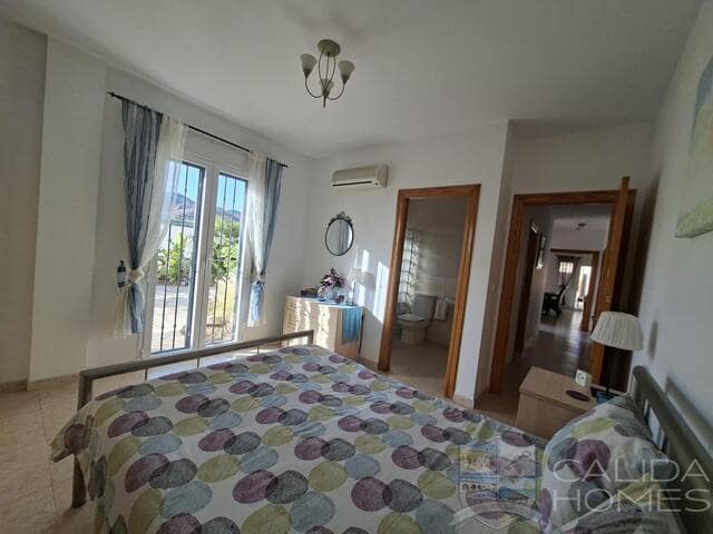 3 bedroom Villa for sale in Arboleas with pool - € 279,995 (Ref: 9958514)