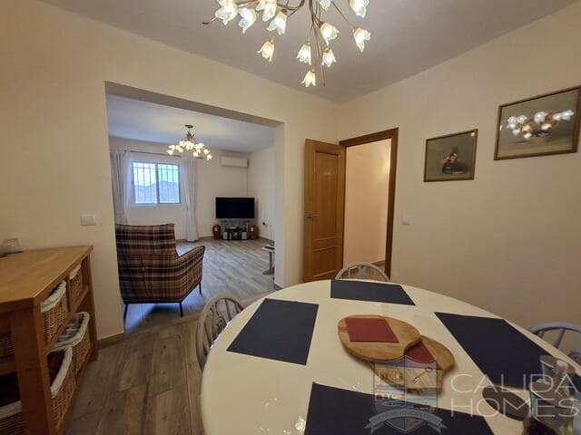 Casa de 4 habitaciones en Arboleas en venta - 169.950 € (Ref: 9977861)