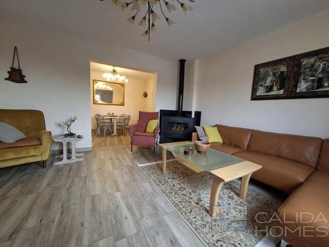 Casa de 4 habitaciones en Arboleas en venta - 169.950 € (Ref: 9977861)