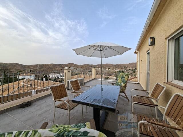 Casa de 4 habitaciones en Arboleas en venta - 169.950 € (Ref: 9977861)