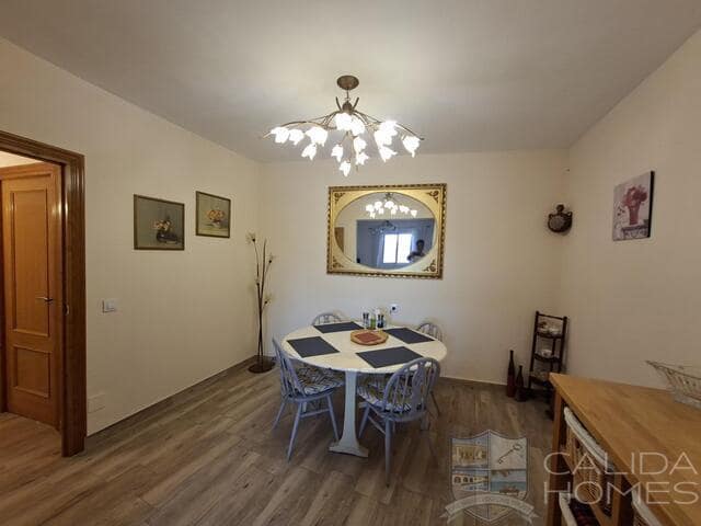 Casa de 4 habitaciones en Arboleas en venta - 169.950 € (Ref: 9977861)