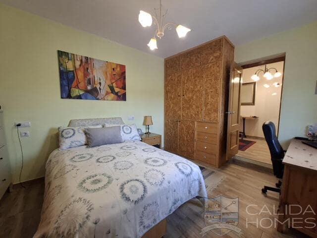 Casa de 4 habitaciones en Arboleas en venta - 169.950 € (Ref: 9977861)
