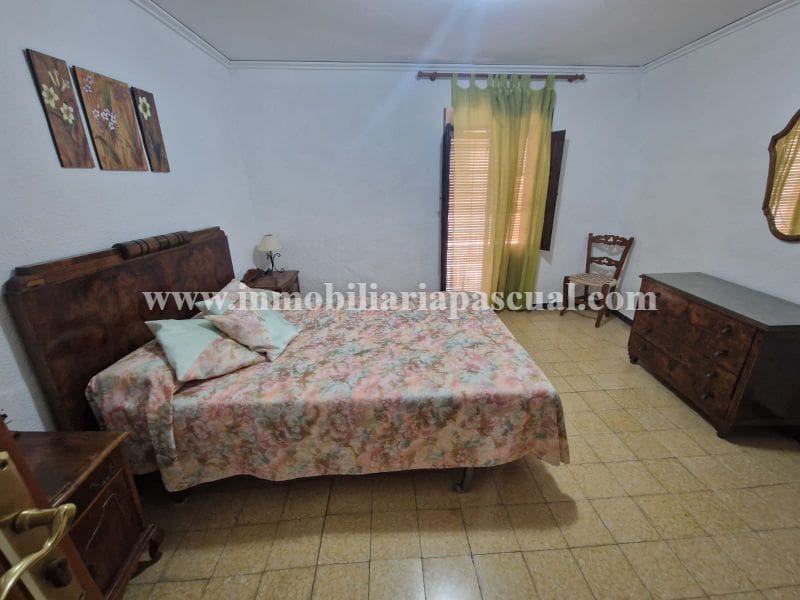 5 bedroom Villa for sale in L'Orxa / Lorcha - € 75,000 (Ref: 10153248)