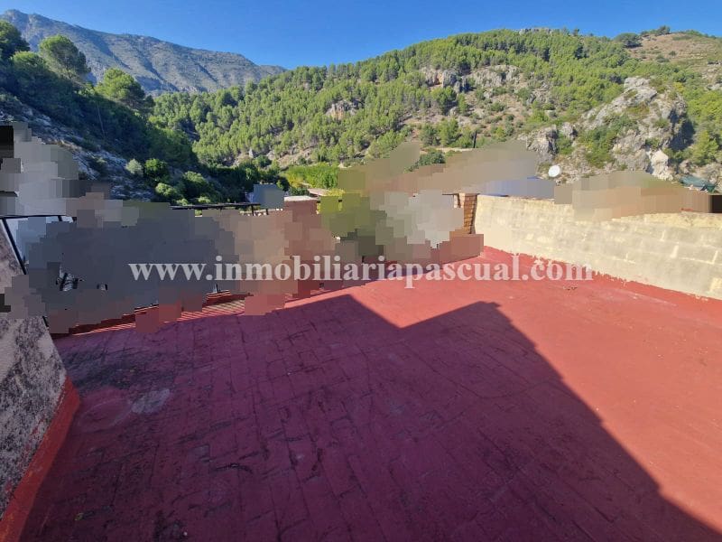 5 bedroom Villa for sale in L'Orxa / Lorcha - € 75,000 (Ref: 10153248)
