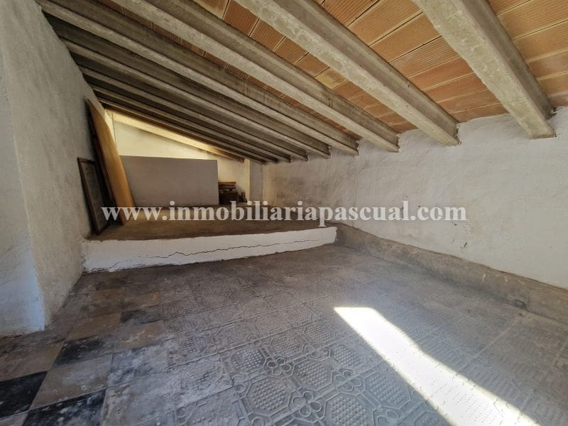 5 bedroom Villa for sale in L'Orxa / Lorcha - € 75,000 (Ref: 10153248)