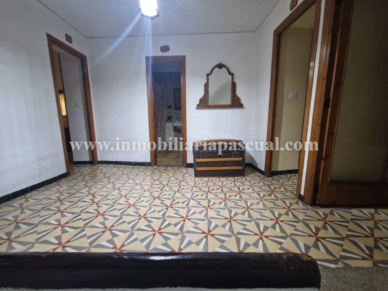 5 bedroom Villa for sale in L'Orxa / Lorcha - € 75,000 (Ref: 10153248)
