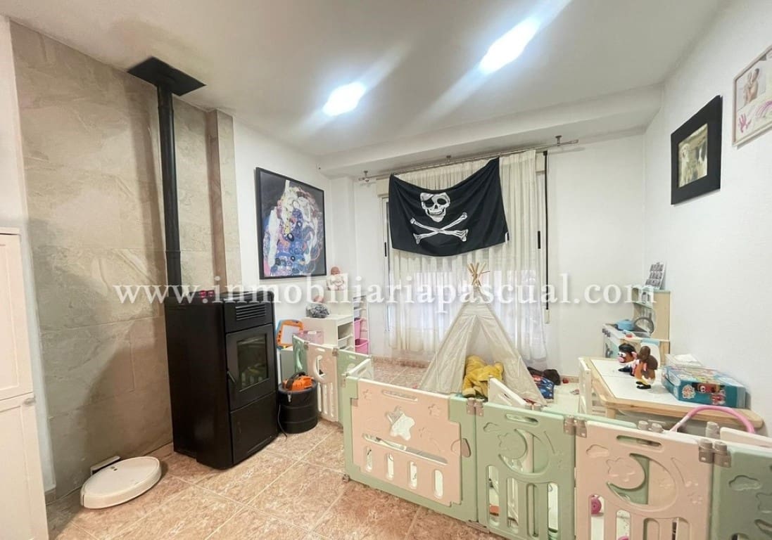 3 soverom Kjedet enebolig til salgs i Beniarres med garasje - € 120 000 (Ref: 8182093)