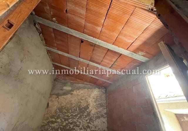 Townhouse for sale in Beniarrés - € 30,000 (Ref: 8504901)