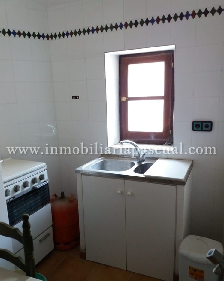 5 soveværelse Semi-Rækkehus til salg i La Vall d'Alcala - € 90.000 (Ref: 9097800)