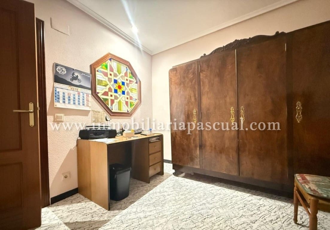 4 bedroom Flat for sale in Cocentaina with garage - € 140,000 (Ref: 9108271)