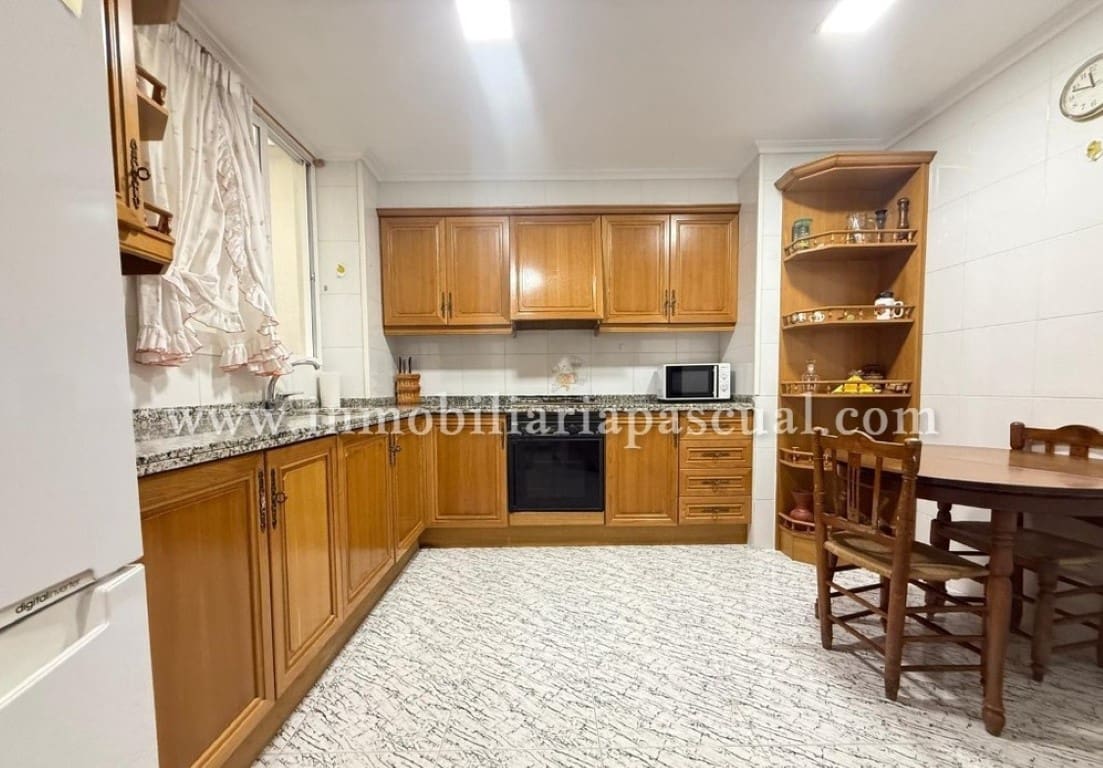 4 bedroom Flat for sale in Cocentaina with garage - € 140,000 (Ref: 9108271)