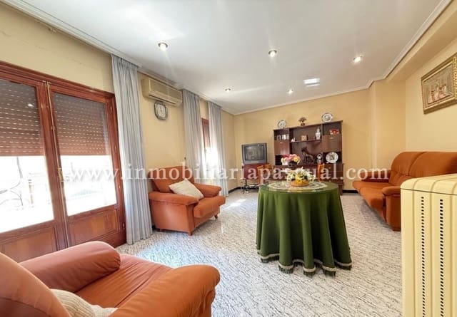 4 bedroom Flat for sale in Cocentaina with garage - € 140,000 (Ref: 9108271)