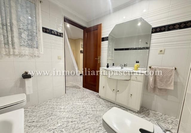 4 bedroom Flat for sale in Cocentaina with garage - € 140,000 (Ref: 9108271)