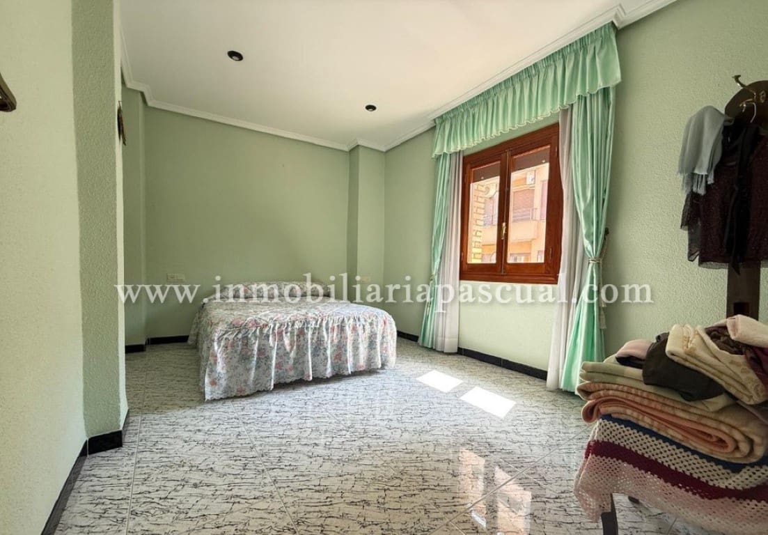 4 bedroom Flat for sale in Cocentaina with garage - € 140,000 (Ref: 9108271)